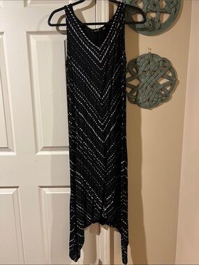 Apt. 9 Black V-Neck Dress with White Dash Print Petite Medium
